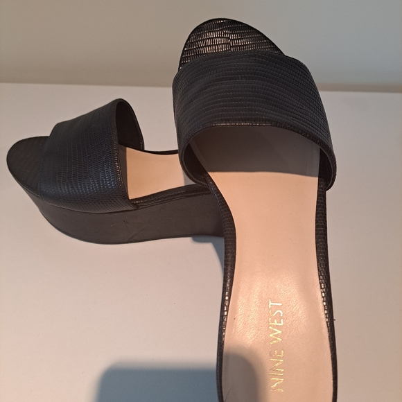Nine west sandals. - Picture 4 of 6